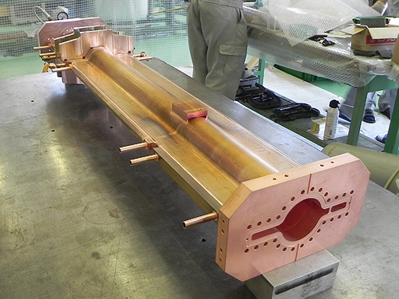 銅製長尺真空ダクト