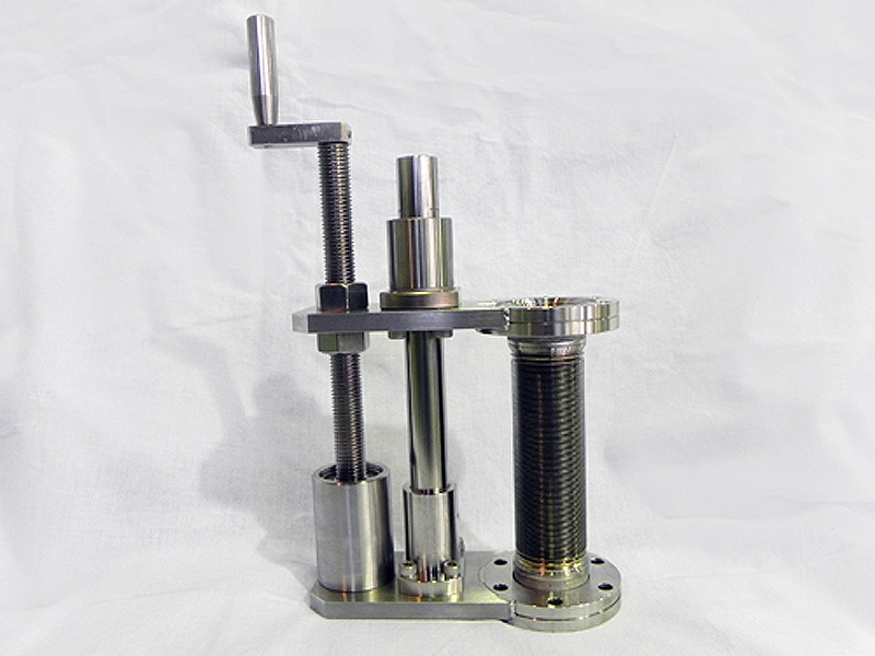 真空直線導入機