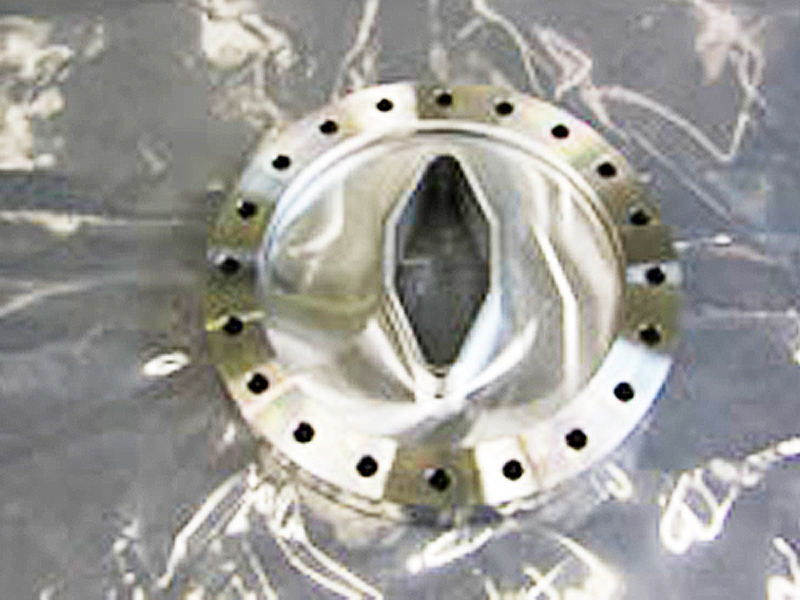 シンクロトロン放射光向け特殊フランジ